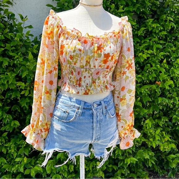 2Bella Boho Floral Crop Top Smocked Yellow and Orange Size Medium fits Small too - Picture 5 of 6